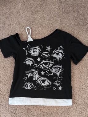 ROMWE Black Tee with White Eye & Star Graphic